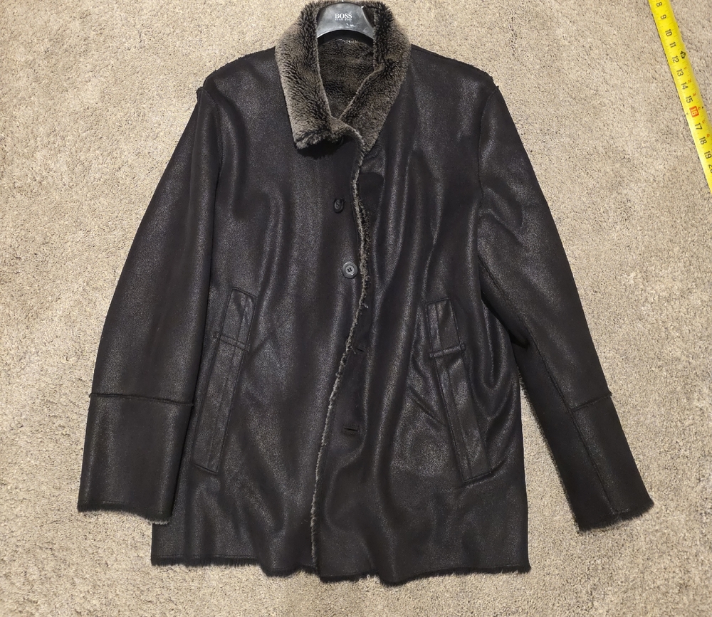 Stylish Black Pea Coat with Faux Fur Collar